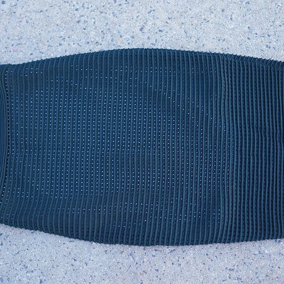 BEBE Green Ottoman Knit Pencil Skirt XS Curve Tracing Ribbed Stretch $91+ - Picture 9 of 11